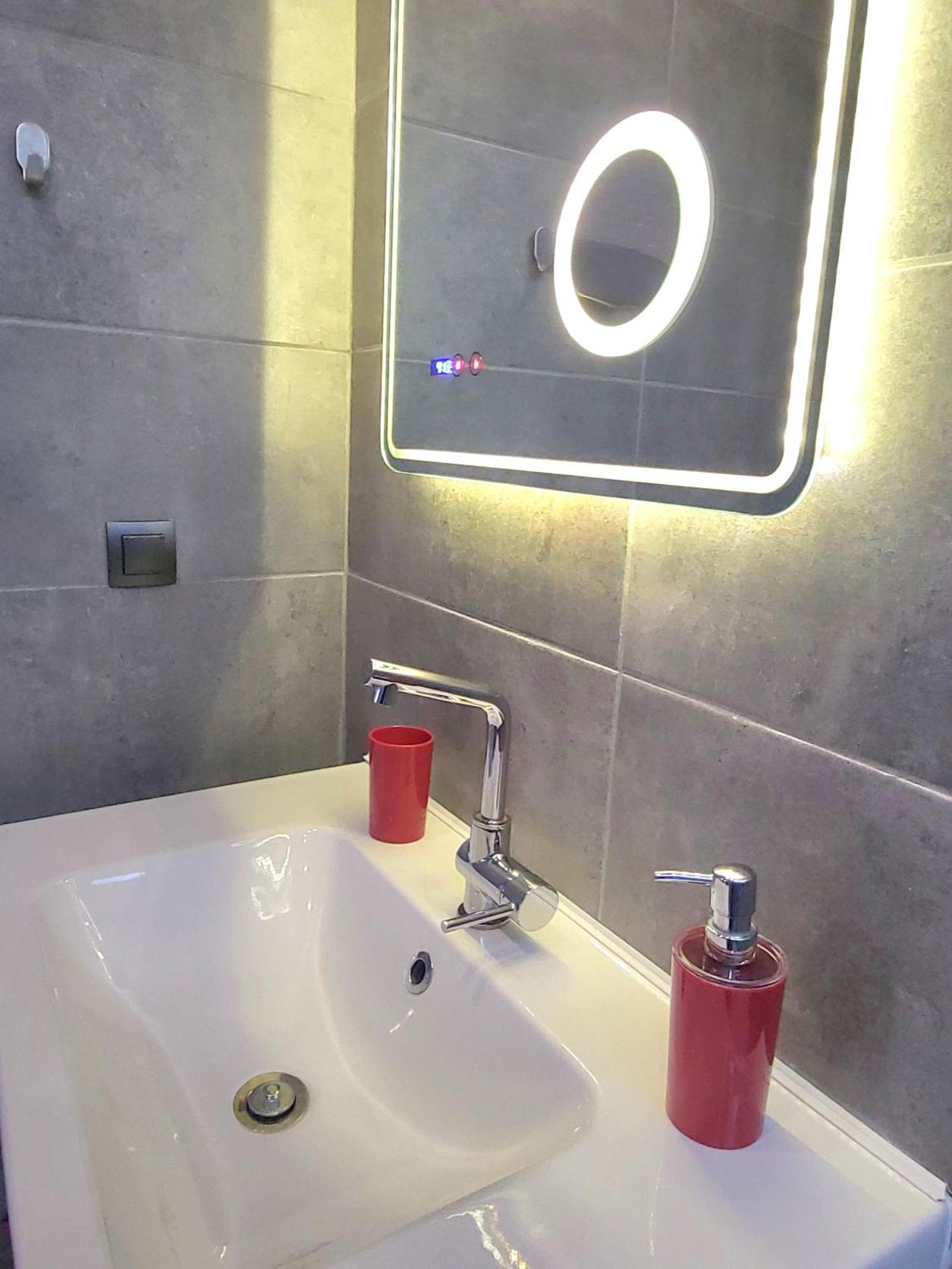 “Zeus”, Stylish Luxury Business Suite In The Heart Of Athens. Dış mekan fotoğraf