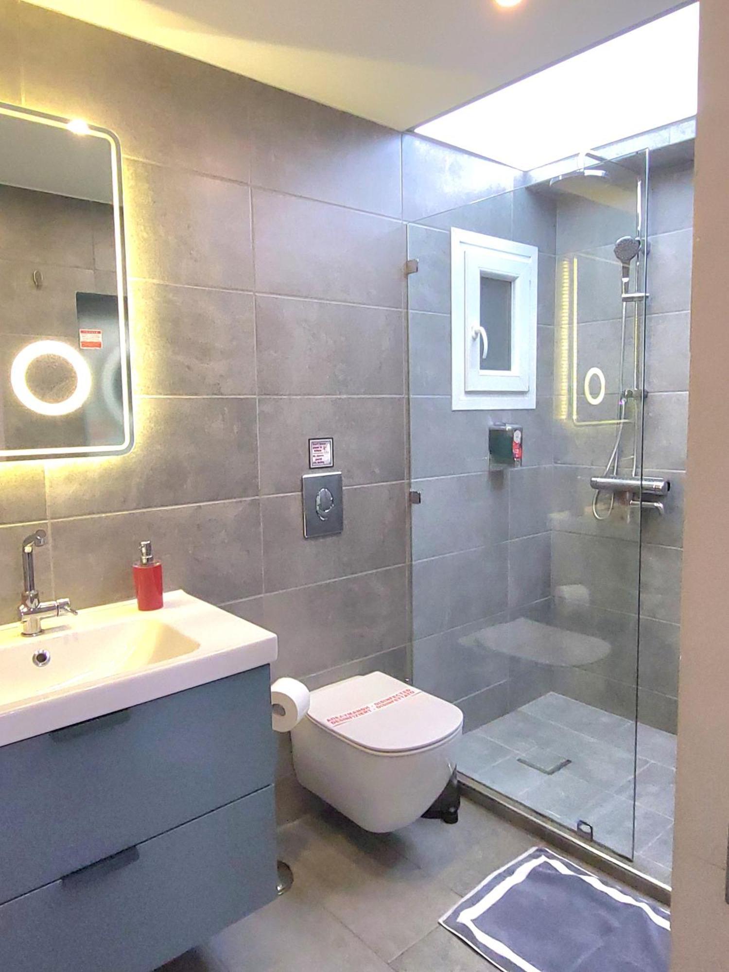“Zeus”, Stylish Luxury Business Suite In The Heart Of Athens. Dış mekan fotoğraf
